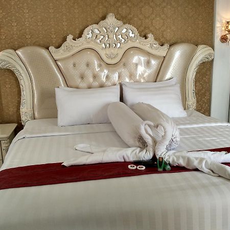 Grand Indobaru Hotel Selatpanjang Extérieur photo