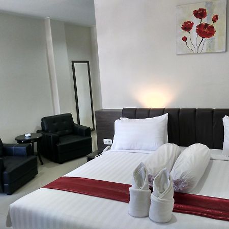 Grand Indobaru Hotel Selatpanjang Extérieur photo