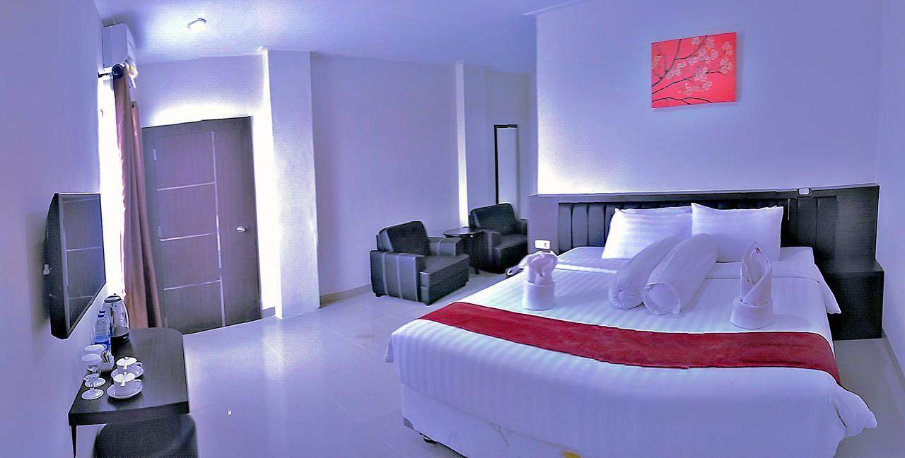 Grand Indobaru Hotel Selatpanjang Extérieur photo