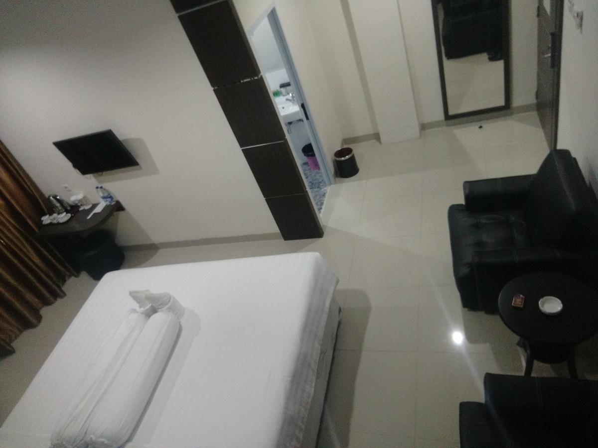 Grand Indobaru Hotel Selatpanjang Extérieur photo