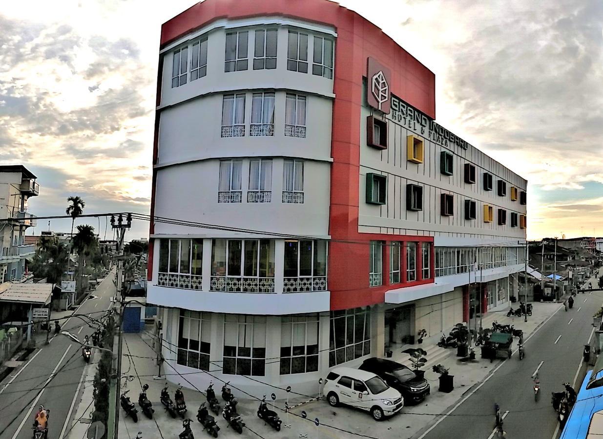 Grand Indobaru Hotel Selatpanjang Extérieur photo