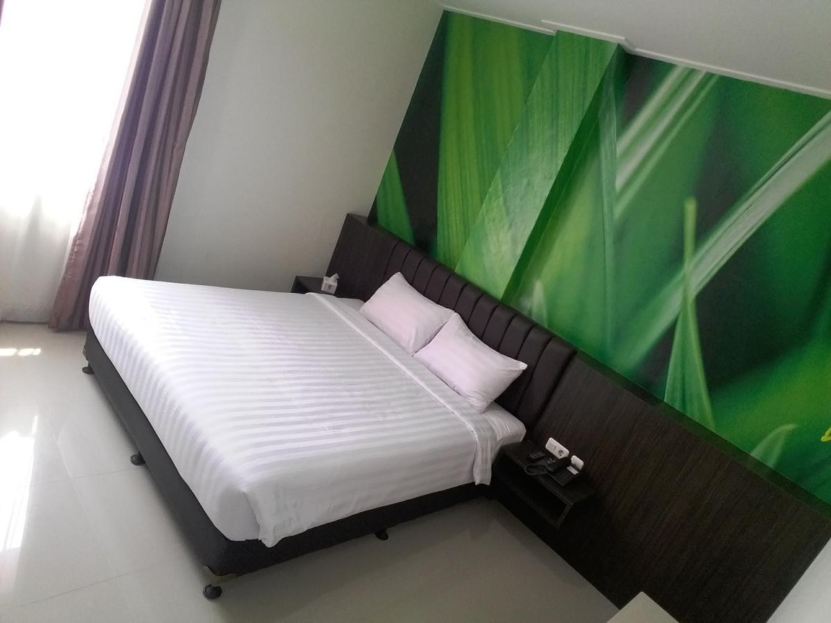 Grand Indobaru Hotel Selatpanjang Extérieur photo
