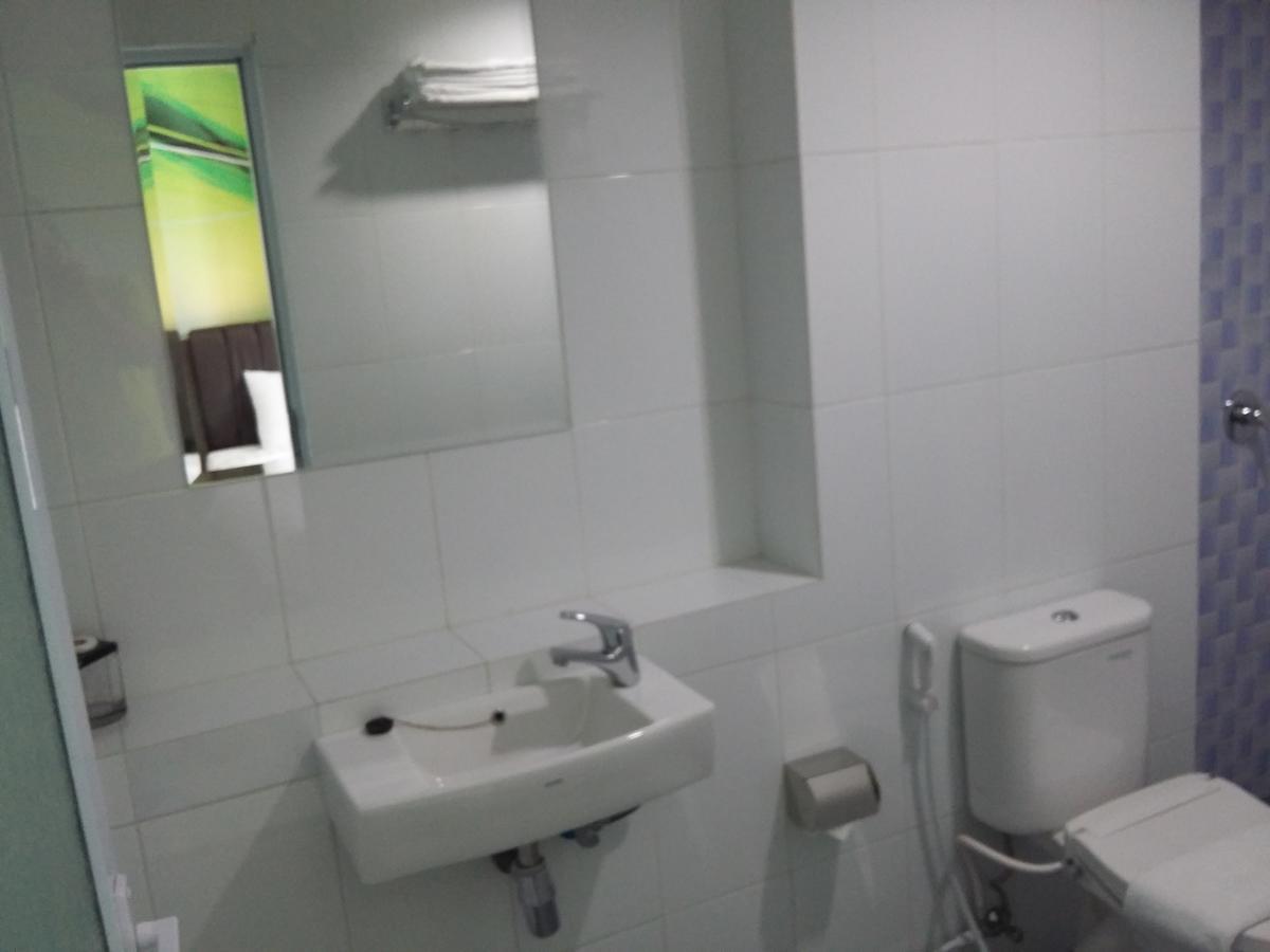 Grand Indobaru Hotel Selatpanjang Extérieur photo