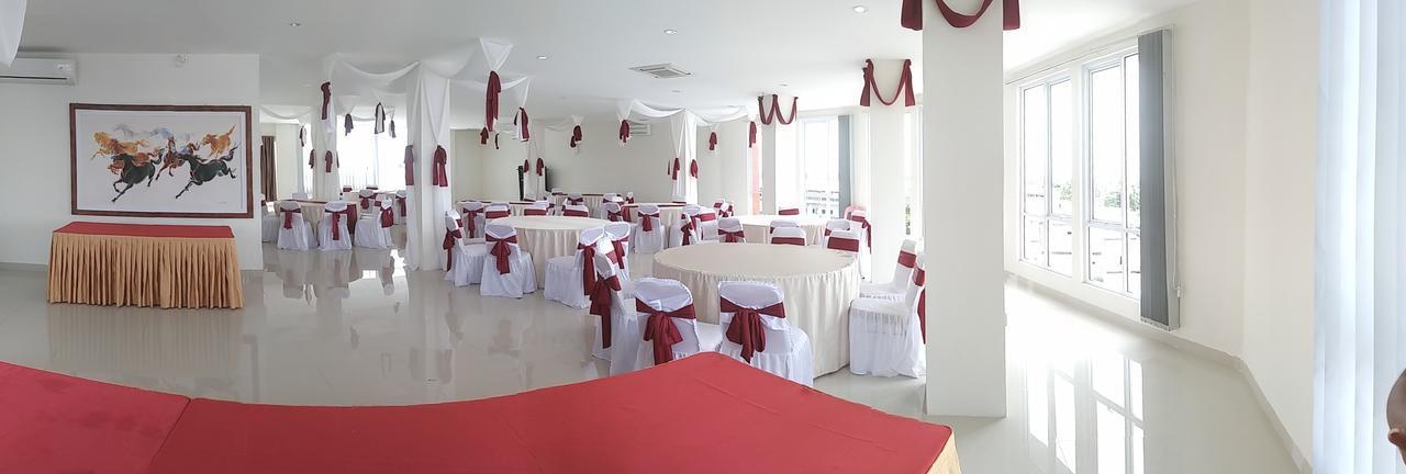 Grand Indobaru Hotel Selatpanjang Extérieur photo